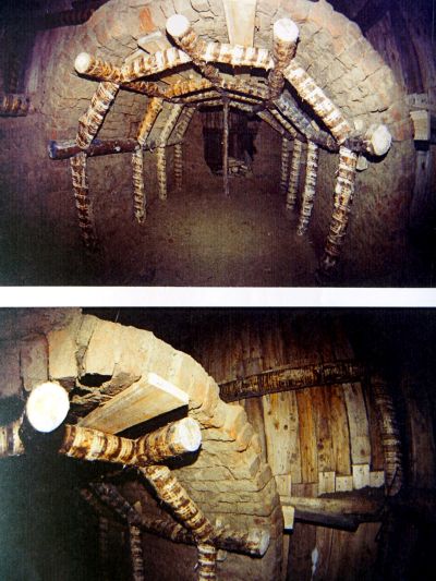 Lata 80. XX w.: zdjęcia ilustrujące akcję ratunkową zabezpieczania podziemnych wyrobisk pod płytą Rynku. Fotografie ze zbior&oacute;w Biura Miejskiego Konserwatora Zabytk&oacute;w UM Rzeszowa